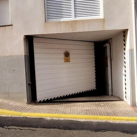 Peral 32 - Baix Amb Parquing شقة *