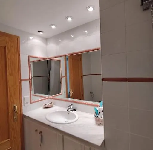 Peral 32 - Baix Amb Parquing شقة يافرانتْسْ